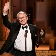 Muere Bob Mackie, legendario diseñador que vistió a Cher, Tina Turner y Dolly Parton