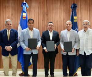 SNS, Deportes y Comité Olímpico acuerdan fortalecer atención de salud de los atletas