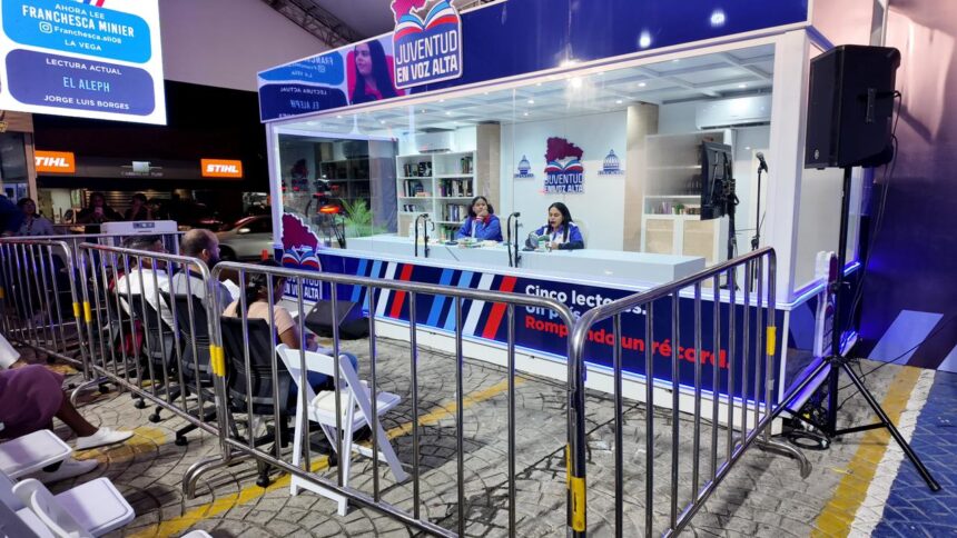 Jóvenes dominicanos superan 98 horas en busca del Récord Guinness de lectura