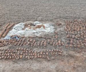 Un granjero encontró 710 restos explosivos de la Segunda Guerra Mundial en un campo de Płońsk, en Polonia