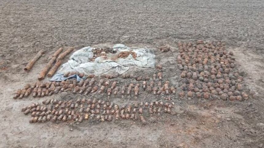 Un granjero encontró 710 restos explosivos de la Segunda Guerra Mundial en un campo de Płońsk, en Polonia