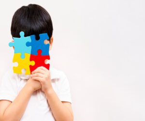 El lado invisible del autismo: padres que cargan en silencio