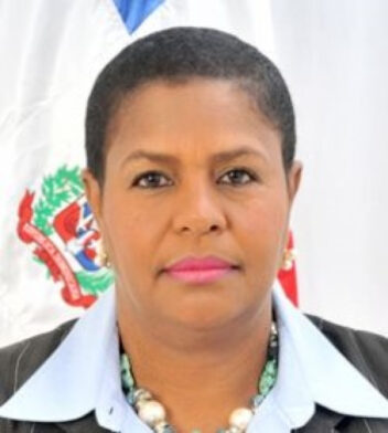 Elsa de León anuncia su renuncia como cónsul dominicana en Hamburgo por falta de apoyo