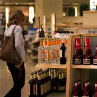 Estados Unidos prohibirá lácteos y bebidas alcohólicas de Canadá a finales de mes, según Axios