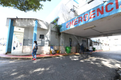 Cierran área de emergencia del Hospital Salvador B. Gautier ante posibles riesgos de derrumbe