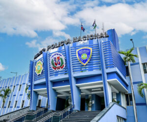 Policía busca a responsables de asalto en casa de regidor de Villa González