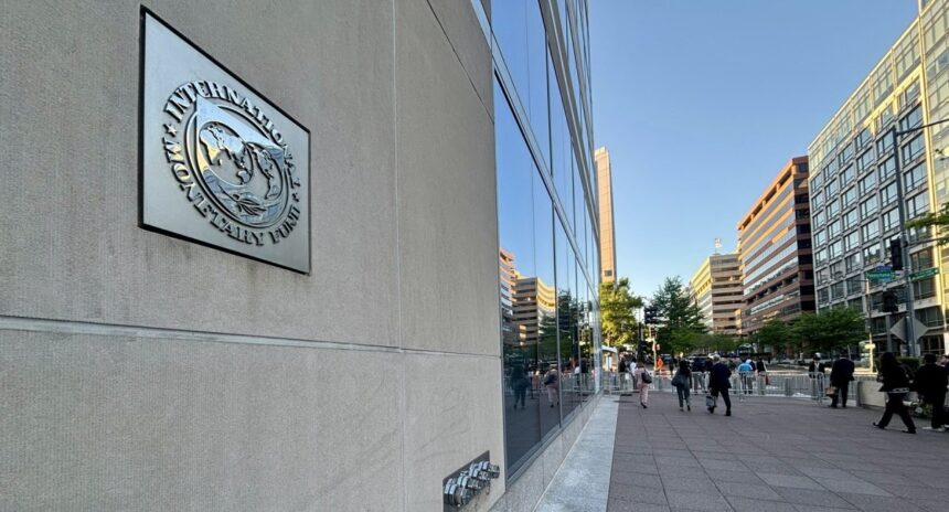 Gobierno de Bolivia promulga el acuerdo con el FMI por 1.900 millones de dólares para reformas económicas