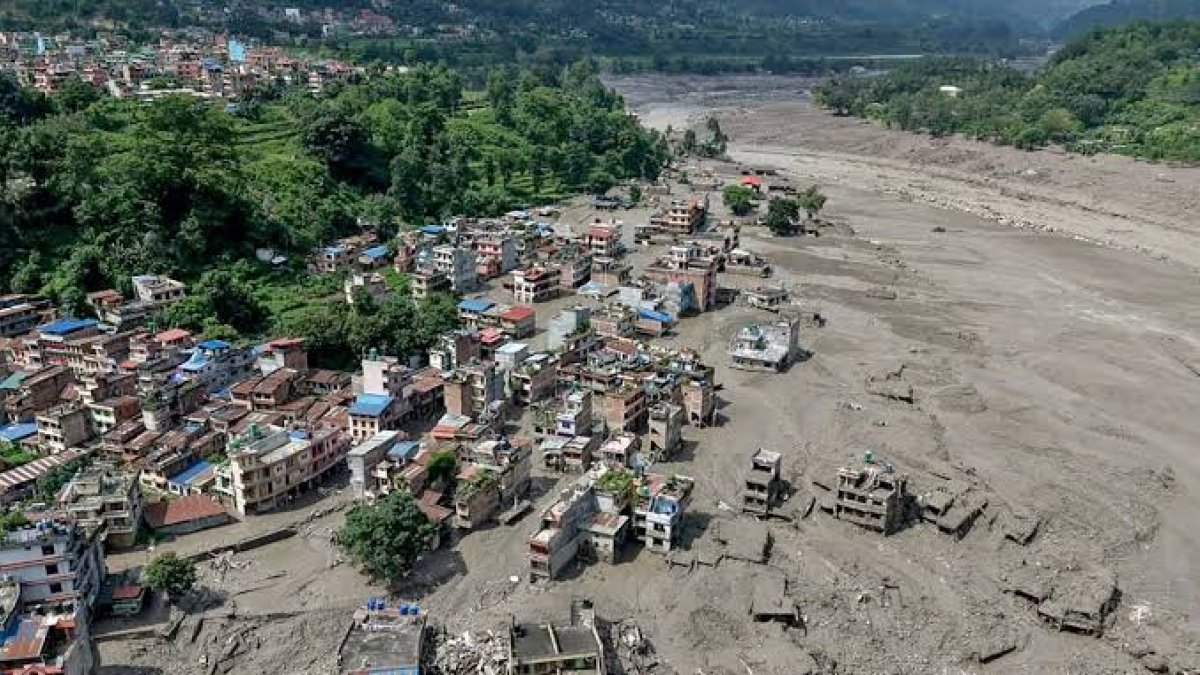 Riada Nepal deja al menos 1,225 muertos y 4,757 desaparecidos en Nepal y China