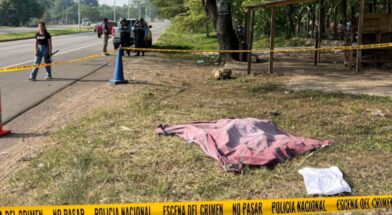 Hallan hombre ejecutado y maniatado en Honduras; dejan mensaje sobre supuesta relación con mujeres casadas