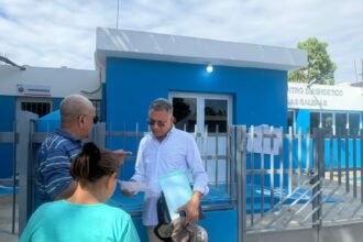Diputado Cecilio García supervisa avances del nuevo Centro de Diagnóstico de Las Galeras