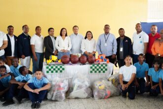 INEFI entrega utilería en unos 30 centros educativos del Gran Santo Domingo y San Cristóbal