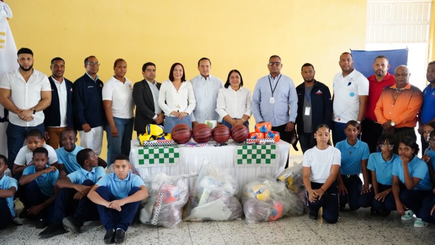 INEFI entrega utilería en unos 30 centros educativos del Gran Santo Domingo y San Cristóbal