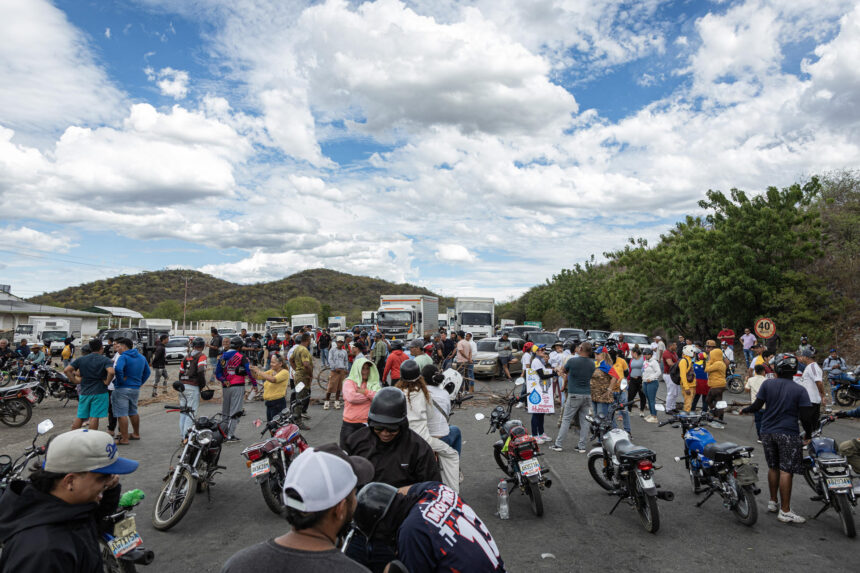 Protestan contra cortes eléctricos en el noroeste de Venezuela y piden respuestas a Trump