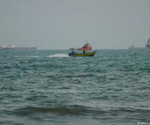 Irán responde a EE.UU. con ataques a portaviones y a embarcaciones en el estrecho de Ormuz