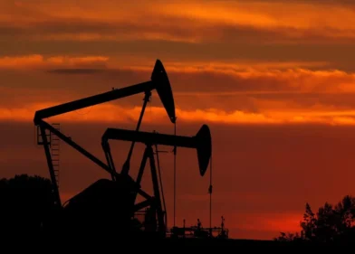 AIE: La demanda mundial de petróleo caerá en 2026 por la crisis entre EE.UU. e Irán