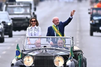 Un Lula en campaña encabeza el desfile de la Independencia en plena tormenta institucional
