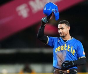Julio Rodríguez entre los nominados al Premio Roberto Clemente 2026