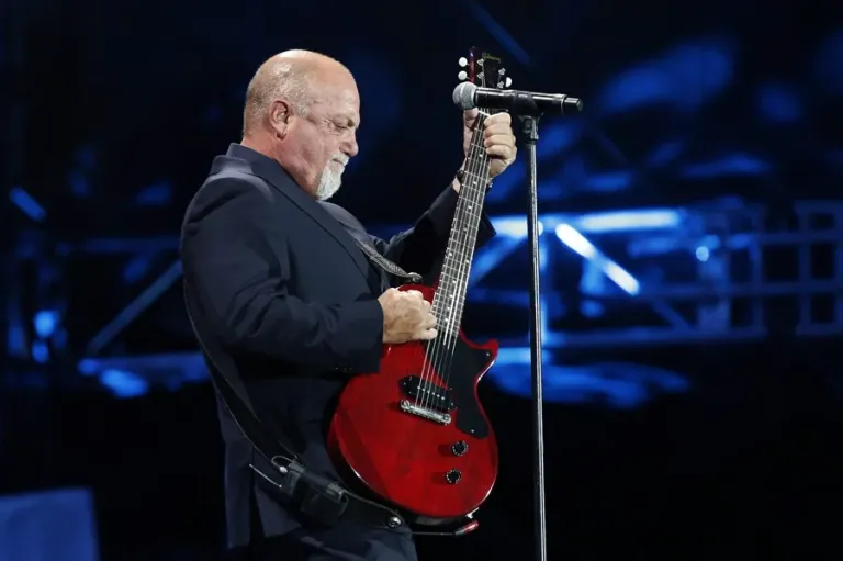 El cantante Billy Joel se sometió a una cirugía cerebral para aliviar los síntomas de su hidrocefalia