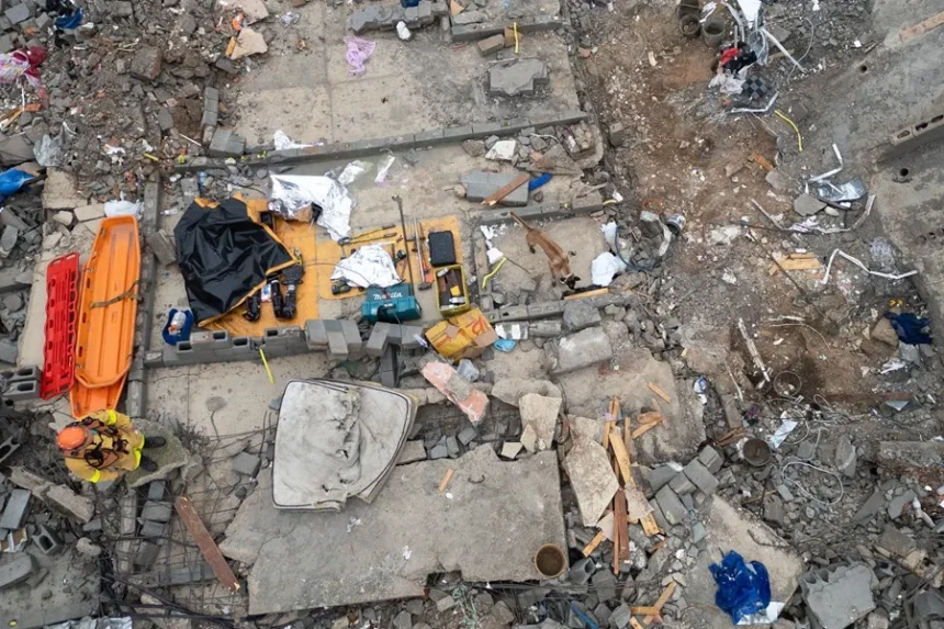 Al menos dos muertos al colapsar un edificio en construcción sobre una casa en Brasil