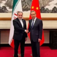 China urge a Irán y EE.UU. a retomar acuerdo de paz y reabrir el estrecho de Ormuz