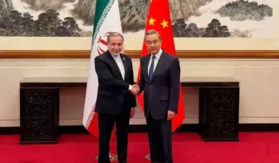 China urge a Irán y EE.UU. a retomar acuerdo de paz y reabrir el estrecho de Ormuz