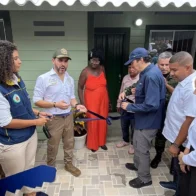 Colombia entrega primeras viviendas a familias afectadas por terremoto