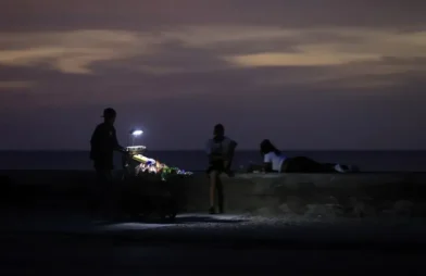 Cuba conecta todas las provincias a la red eléctrica tras el octavo apagón general del año
