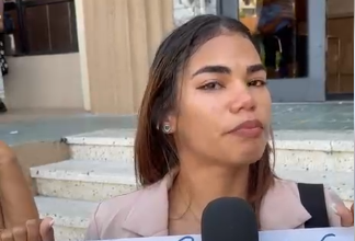 Familiares de joven agredido en Los Praditos claman justicia frente al Palacio de Justicia de Ciudad Nueva
