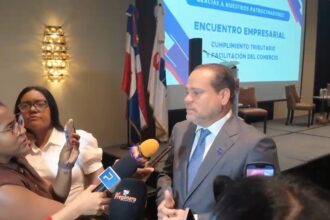Empresarios piden mayor fiscalización a comercios chinos ante caída de ventas locales