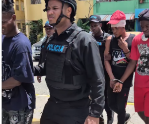 Policía detiene a cinco personas sorprendidas en flagrante delito en San Carlos