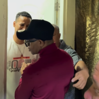 Tolentino visita casa de Emmanuel Contreras y se une al reclamo de justicia de sus familiares