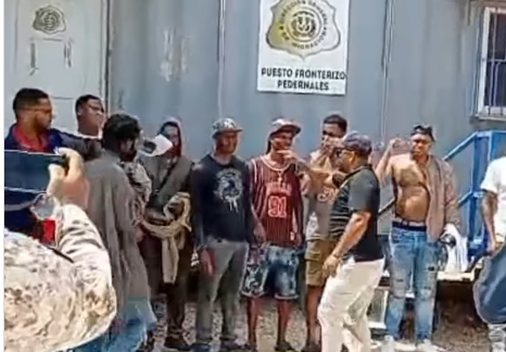 Migración repatria a unos 50 haitianos por Pedernales; cinco son señalados por alertar sobre operativos