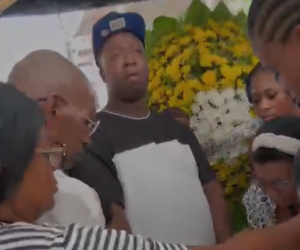 Entre lágrimas y dolor, familiares reciben cuerpo de Diddy Glow en Boca Chica