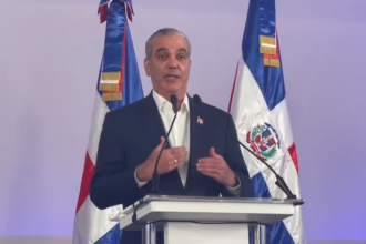 Abinader: “No nos conformamos” y promete profundizar reforma policial tras ataque a agentes en Santiago