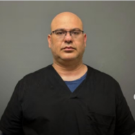 Médico de origen dominicano es arrestado en Connecticut