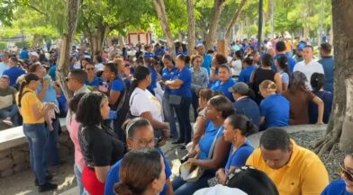 ADP piquetea Regional de Educación por problemas que afectan a más de 25 centros en SFM
