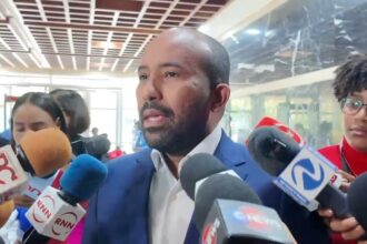 Abogado afirma que ejecutivos de dos cadenas de farmacias figuran en diligencias de SeNaSa 2.0