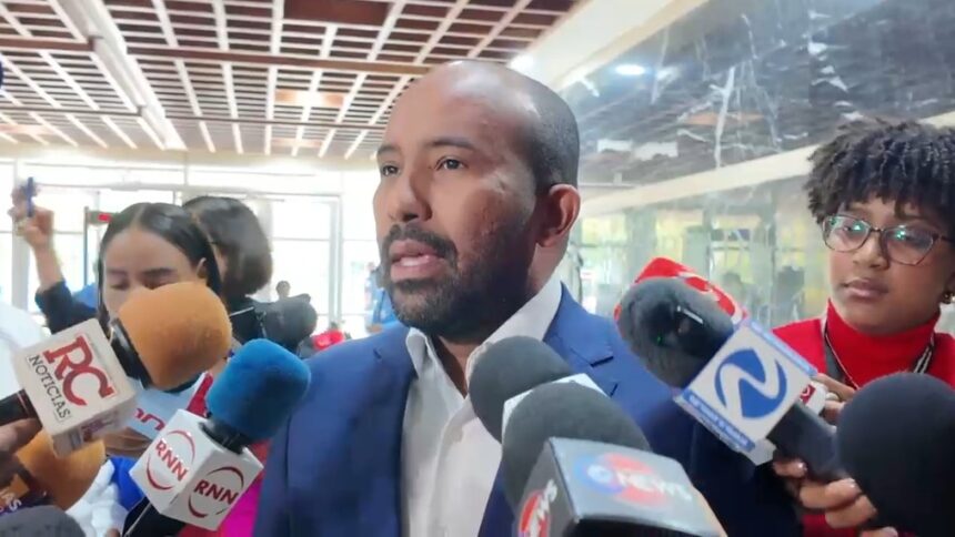 Abogado afirma que ejecutivos de dos cadenas de farmacias figuran en diligencias de SeNaSa 2.0