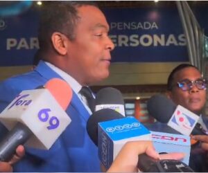 Pedro Botello califica de “chivo expiatorio” a doctora detenida en caso SeNaSa 2.0