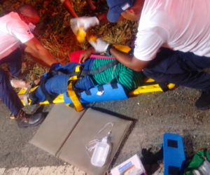 Cinco personas resultan heridas tras deslizarse una jeepeta en Miches