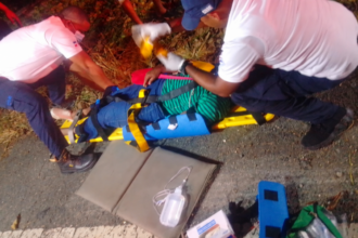 Cinco personas resultan heridas tras deslizarse una jeepeta en Miches