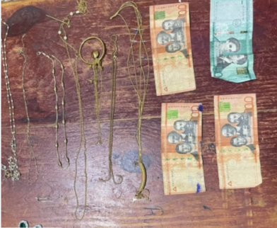 Apresan hombre acusado de robar prendas y dinero en vivienda de Los Jardines del Yaque