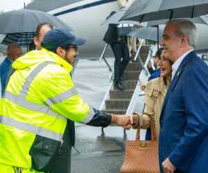 “¡Qué alegría encontrarnos con nuestra gente!”: dominicano recibe a Abinader en Nueva York