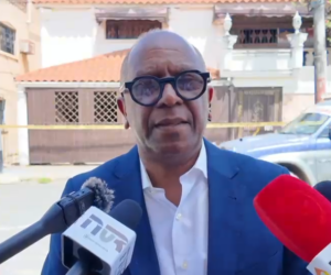 Abogado de Oro Duro cuestiona el tiempo que permanecieron agresores en la vivienda antes de atacar al artista