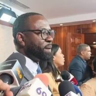 Diputado Carlos de Pérez califica de “desafortunada” advertencia de Abinader a delincuentes en caso Oro Duro