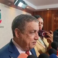 Oposición cuestiona advertencia de Abinader contra delincuentes; diputados del PRM la respaldan