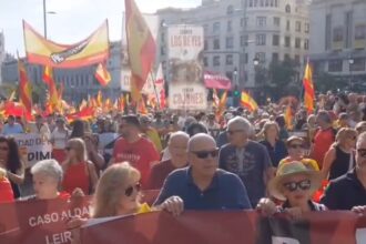 Marcha Dignidad recorre Madrid para exigir elecciones generales en España