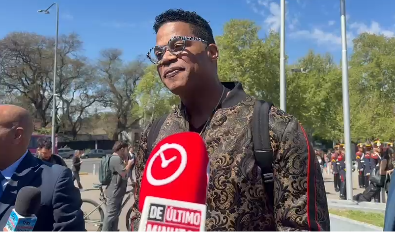 Jandy Ventura pone el sabor del merengue al stand de RD en la FIT 2026 en Buenos Aires