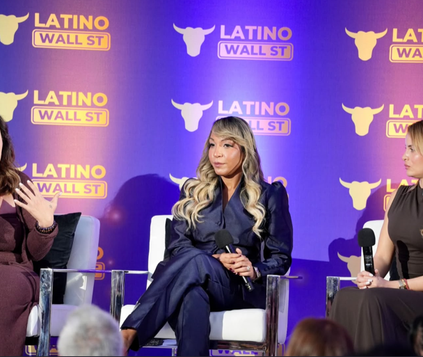 Jennifer Rosario participa en Latino Wall Street 2026 desde Telemundo Center en Miami