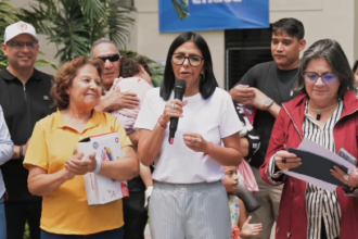 Venezuela entrega 181 viviendas a familias afectadas por terremotos